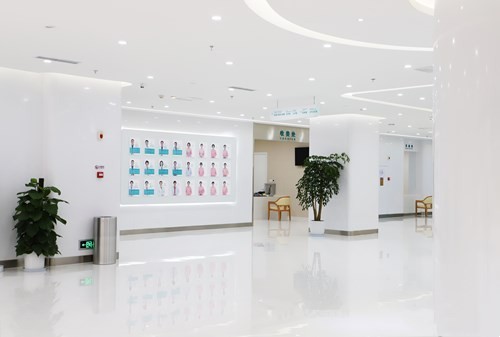 重庆团圆口腔矫正价格公布！金属托槽4999，隐形21999-收费透明无隐形消费